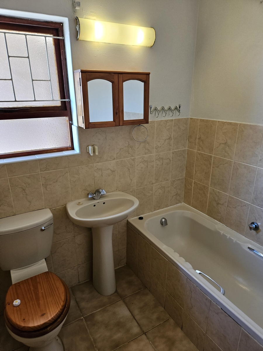 4 Bedroom Property for Sale in Kabega Park Eastern Cape